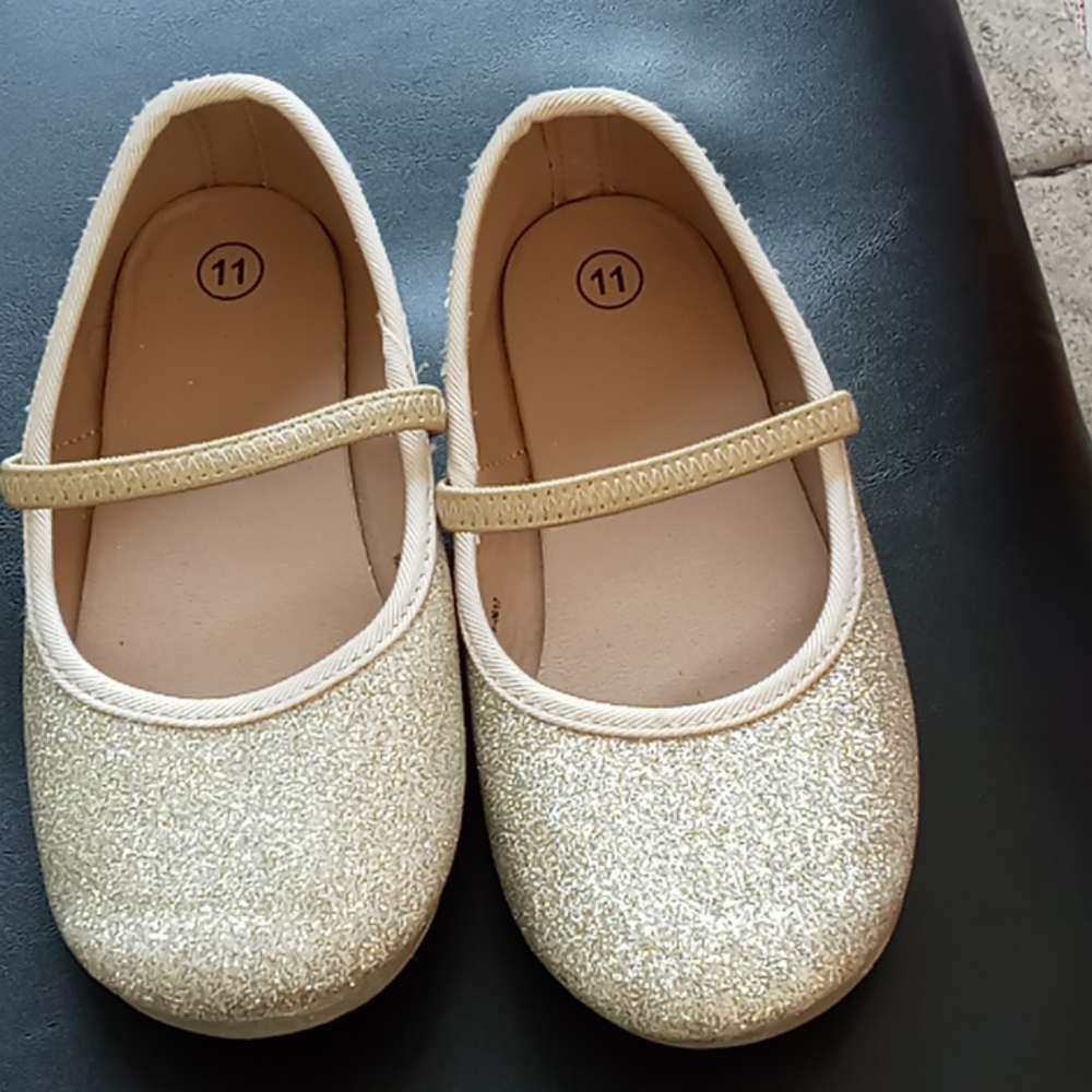 Girl shoes